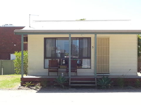 Beachcomber Holiday Units - Sunshine Coast Tourism 21
