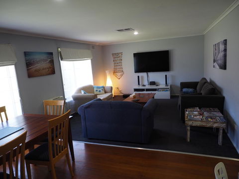 Port Relaxation - Holiday Sunshine Coast 1