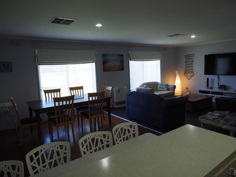 Port Relaxation - Holiday Sunshine Coast 2