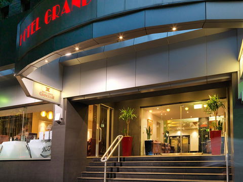 Hotel Grand Chancellor Melbourne - Holiday Sunshine Coast 2