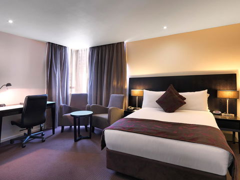 Hotel Grand Chancellor Melbourne - Holiday Sunshine Coast 11