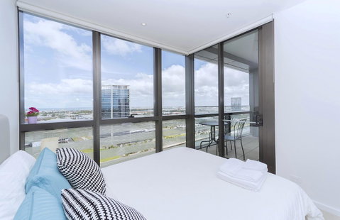 Brilliant Victoria Harbour Waterfront - Sunshine Coast Tourism 0