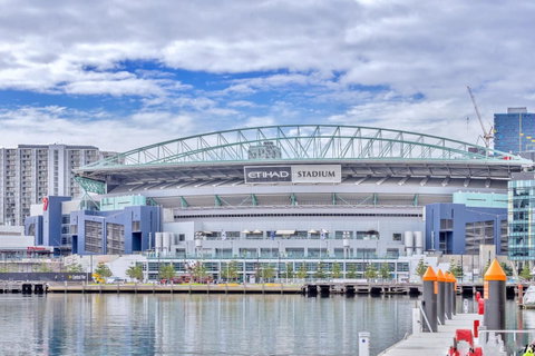 Brilliant Victoria Harbour Waterfront - Sunshine Coast Tourism 10