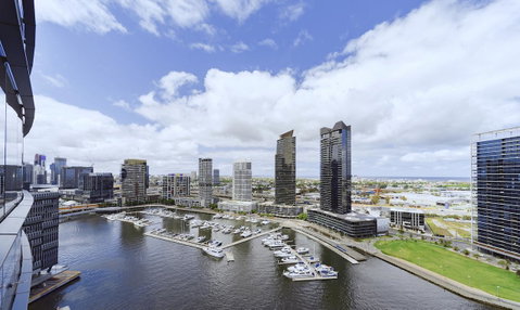 Brilliant Victoria Harbour Waterfront - Sunshine Coast Tourism 7