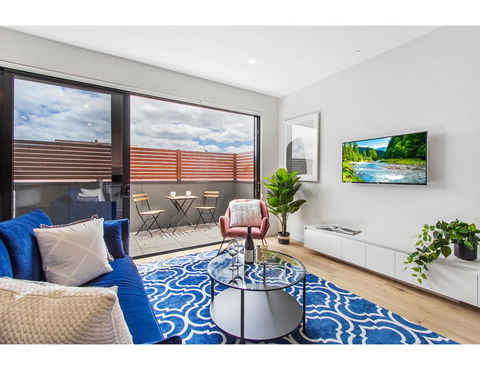 Boutique Apartment In Quiet, Sought-after Suburb - Holiday Sunshine Coast 1