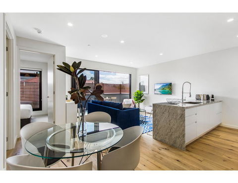 Boutique Apartment In Quiet, Sought-after Suburb - Holiday Sunshine Coast 10