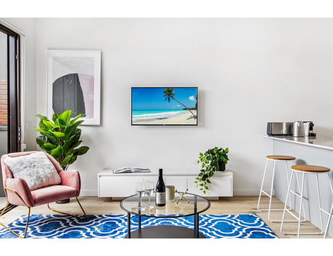 Boutique Apartment In Quiet, Sought-after Suburb - Holiday Sunshine Coast 0