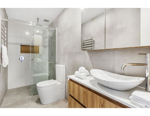 Boutique Apartment In Quiet, Sought-after Suburb - Holiday Sunshine Coast 14