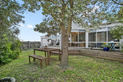 47 Baker Street - Sunshine Coast Tourism 24
