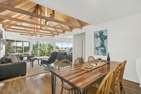 47 Baker Street - Sunshine Coast Tourism 0