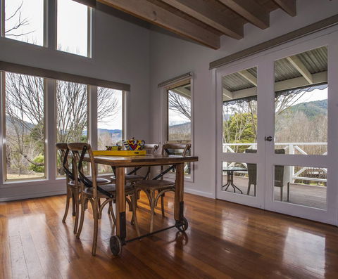 Abbys Cottages Bright - Holiday Sunshine Coast 17