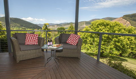 Abbys Cottages Bright - Holiday Sunshine Coast 7
