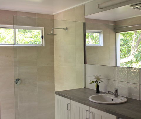 Abbys Cottages Bright - Holiday Sunshine Coast 14