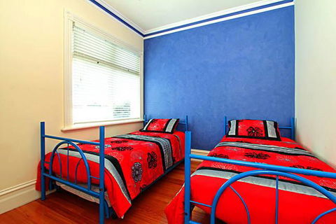 ABC Accommodation - Rosebud - Sunshine Coast Tourism 8