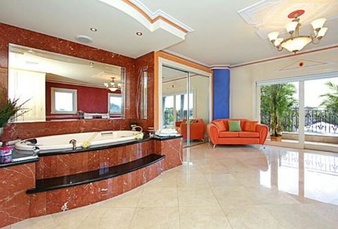 ABC Accommodation - Rosebud - Sunshine Coast Tourism 2
