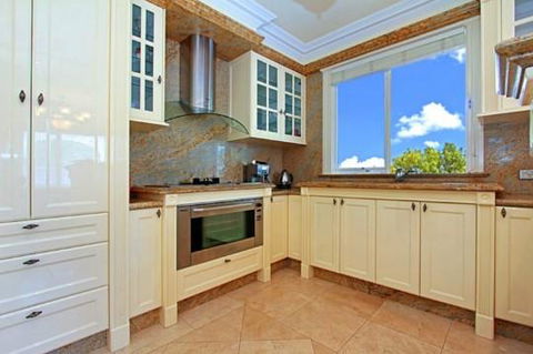ABC Accommodation - Rosebud - Sunshine Coast Tourism 4