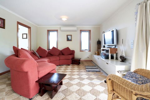 Beautiful, Cosy And Quiet - Holiday Sunshine Coast 10