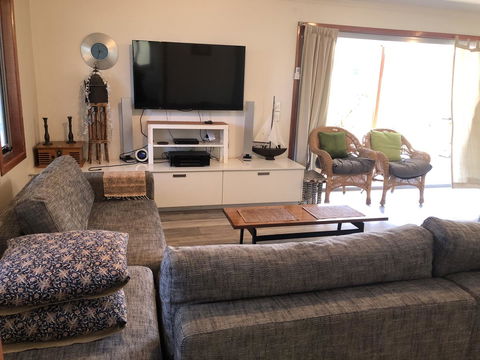 Beautiful, Cosy And Quiet - Holiday Sunshine Coast 2