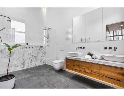 Ultimate Luxury Penthouse From The Block - Holiday Sunshine Coast 2