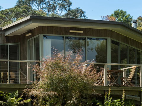 Gipsy Point Lodge & Cottages - Sunshine Coast Tourism 7