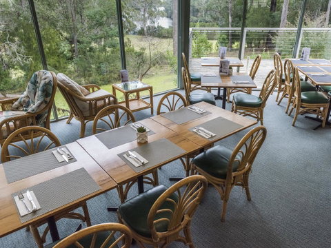 Gipsy Point Lodge & Cottages - Sunshine Coast Tourism 11