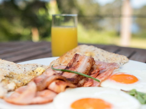 Gipsy Point Lodge & Cottages - Sunshine Coast Tourism 31