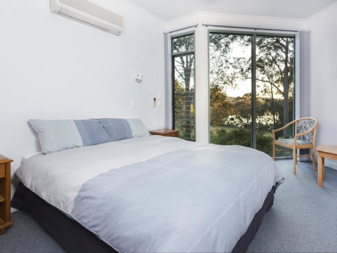 Gipsy Point Lodge & Cottages - Sunshine Coast Tourism 9