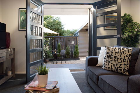 East Street Daylesford - Sunshine Coast Tourism 12