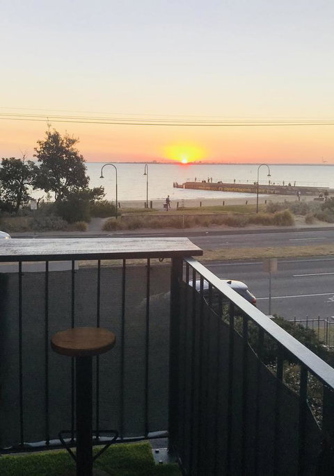 Beach Front Beauty - Sunshine Coast Tourism 18