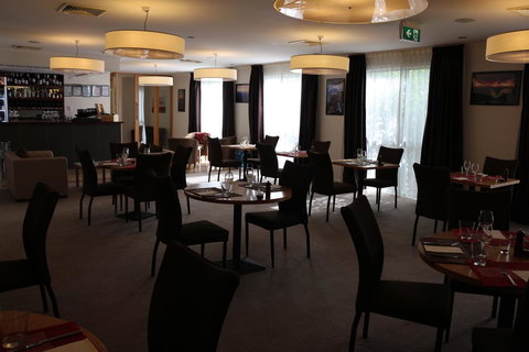 Bairnsdale International - Holiday Sunshine Coast 16