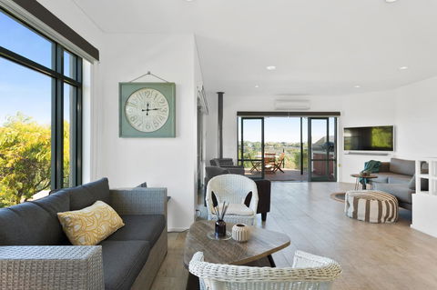 7 & 8 Monte Vista Sorrento - Sunshine Coast Tourism 3