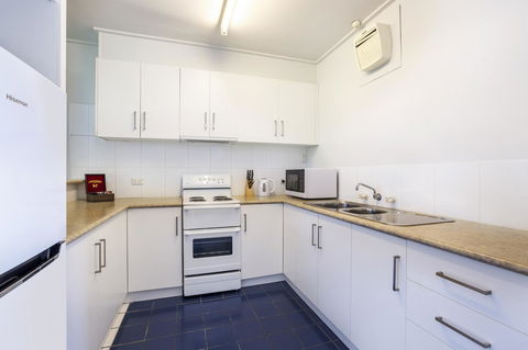 Burvale Hotel - Sunshine Coast Tourism 32