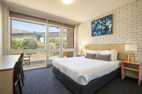 Burvale Hotel - Sunshine Coast Tourism 5