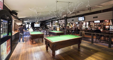 Burvale Hotel - Sunshine Coast Tourism 24