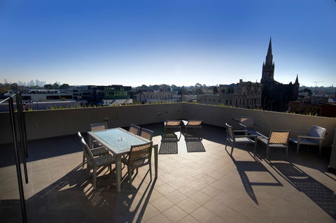 Corporate Living Accommodation Hawthorn - Sunshine Coast Tourism 4