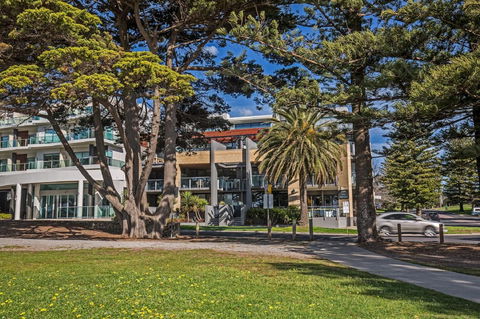 C-Scape Esplanade Cowes - Sunshine Coast Tourism 4