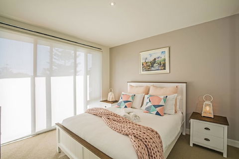 C-Scape Esplanade Cowes - Sunshine Coast Tourism 15