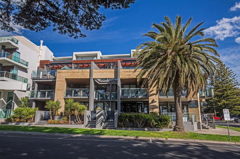 C-Scape Esplanade Cowes - Sunshine Coast Tourism 20