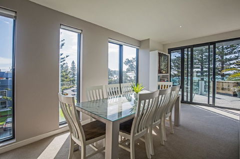C-Scape Esplanade Cowes - Sunshine Coast Tourism 12