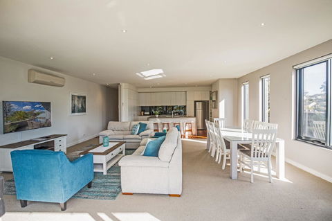 C-Scape Esplanade Cowes - Sunshine Coast Tourism 7