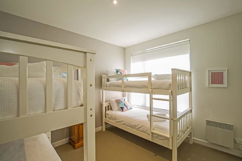 C-Scape Esplanade Cowes - Sunshine Coast Tourism 16