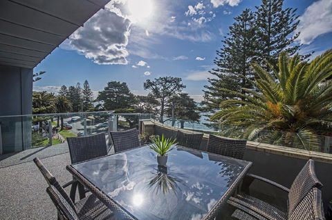 C-Scape Esplanade Cowes - Sunshine Coast Tourism 1