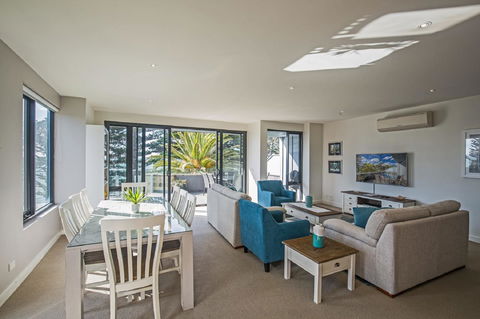 C-Scape Esplanade Cowes - Sunshine Coast Tourism 3