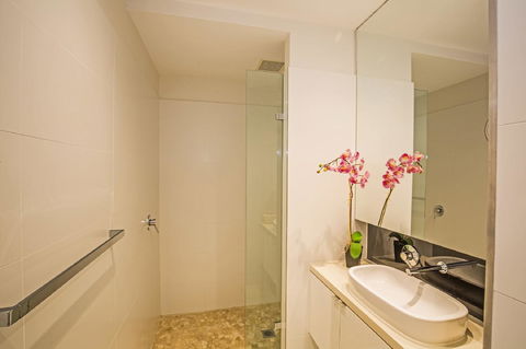 C-Scape Esplanade Cowes - Sunshine Coast Tourism 14