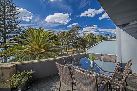 C-Scape Esplanade Cowes - Sunshine Coast Tourism 11