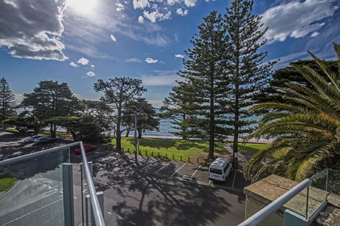 C-Scape Esplanade Cowes - Sunshine Coast Tourism 6