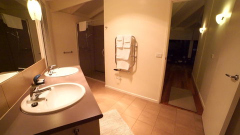 Limosa Rise - Sunshine Coast Tourism 4