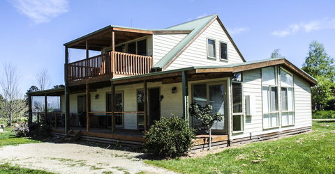 Beechworth Cedar Cottages - Sunshine Coast Tourism 0