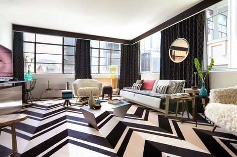 Adelphi Hotel - Holiday Sunshine Coast 11