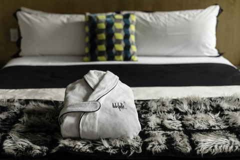 Adelphi Hotel - Holiday Sunshine Coast 26